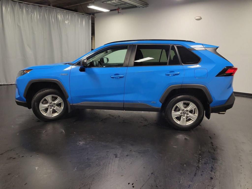 Used 2021 Toyota RAV4 LE AWD/4WD image 5