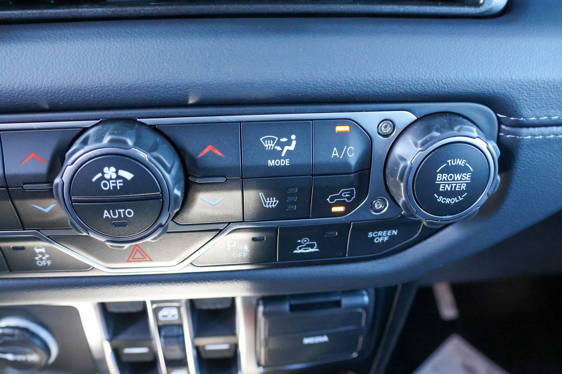 New 2026 Jeep Wrangler Unlimited Sahara AWD/4WD image 19