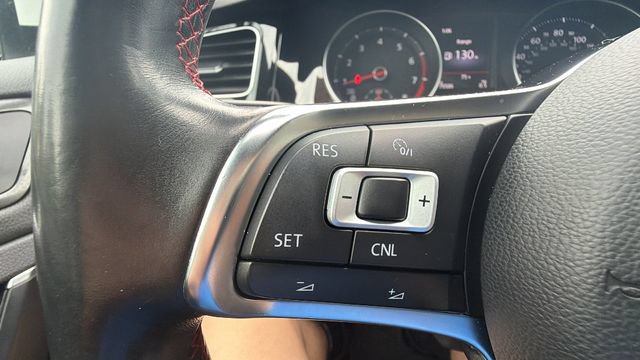 Used 2018 Volkswagen Golf 4-Door FWD image 26