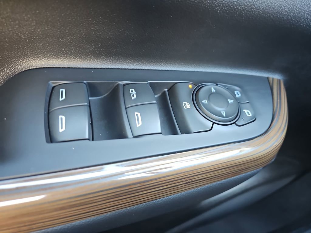 Certified 2023 GMC Acadia SLE w/ Driver Convenience Package image 34