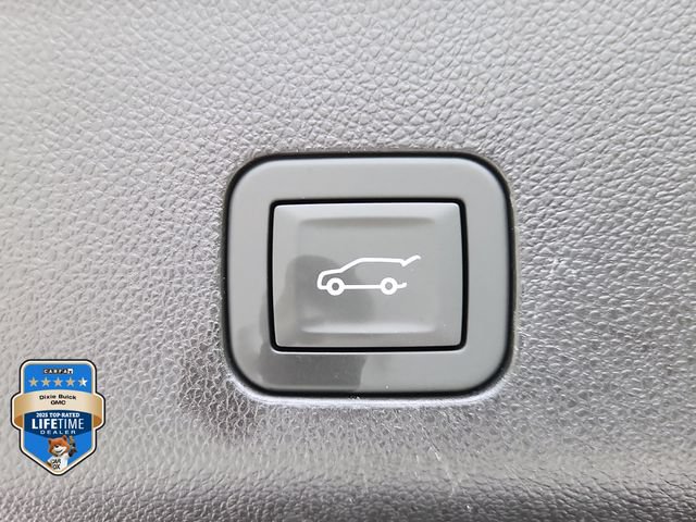 Certified 2022 GMC Yukon XL SLT w/ SLT Luxury Package AWD/4WD image 6