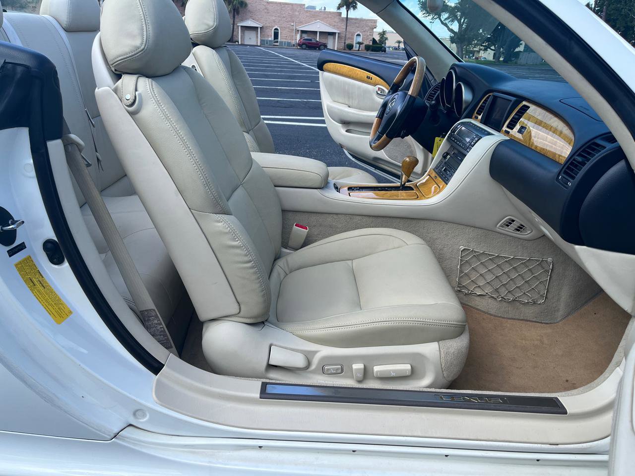 Used 2005 Lexus SC 430 Convertible image 30