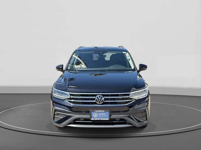 Certified 2023 Volkswagen Tiguan SE FWD image 2
