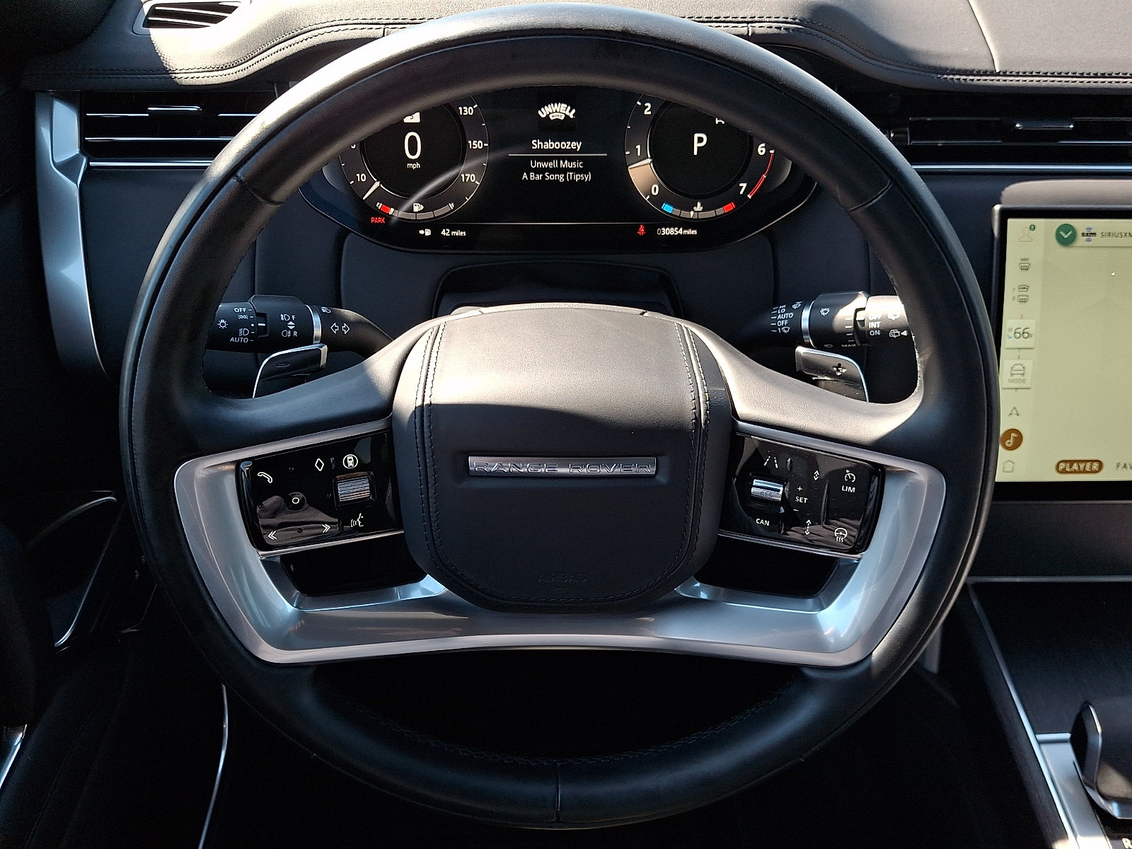 Used 2025 Land Rover Range Rover SE AWD/4WD image 19