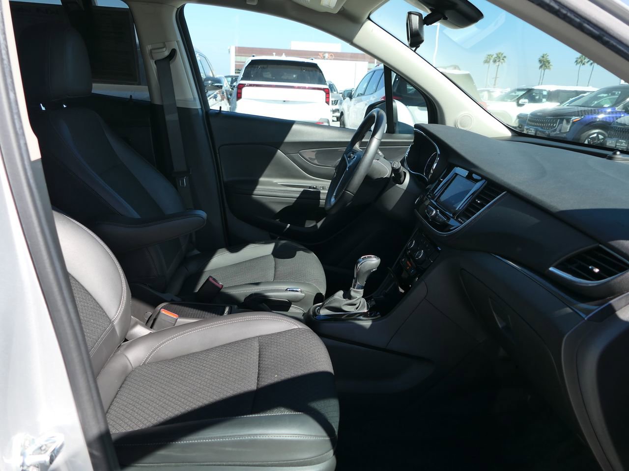 Used 2022 Buick Encore Preferred w/ Safety Package image 27