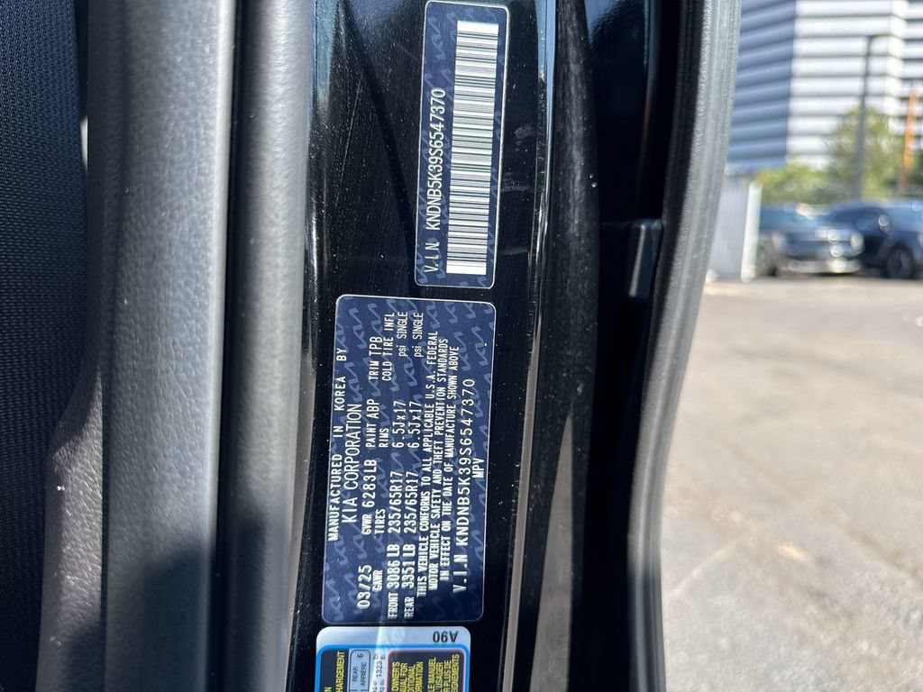 Certified 2025 Kia Carnival FWD image 20