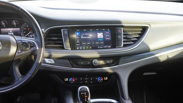 Used 2021 Buick Enclave Essence w/ Sport Touring Edition image 18