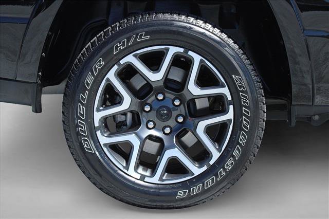 Used 2025 RAM 1500 Laramie w/ Sport Appearance Package AWD/4WD image 15