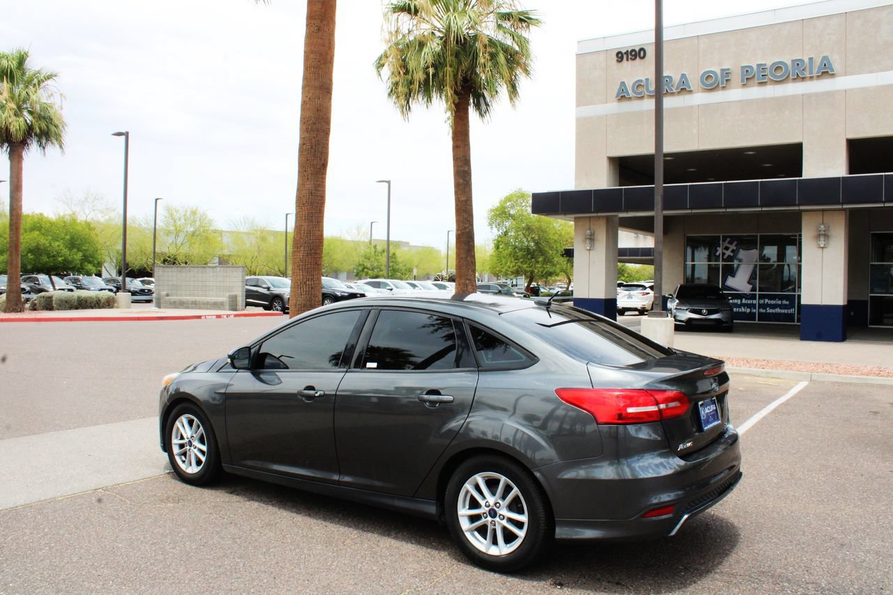 Used 2016 Ford Focus SE FWD image 3