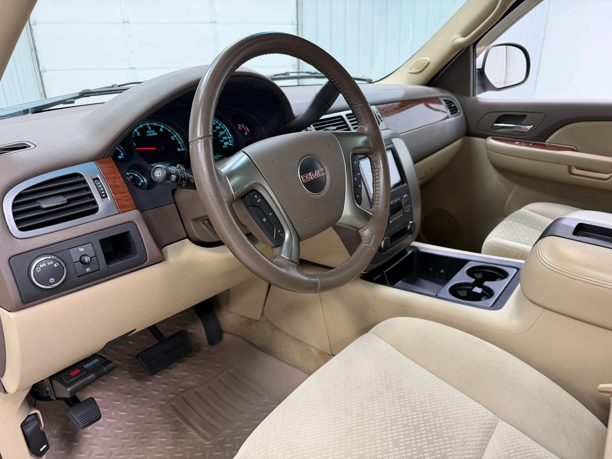 Used 2007 GMC Yukon XL 2500 SLE RWD image 12