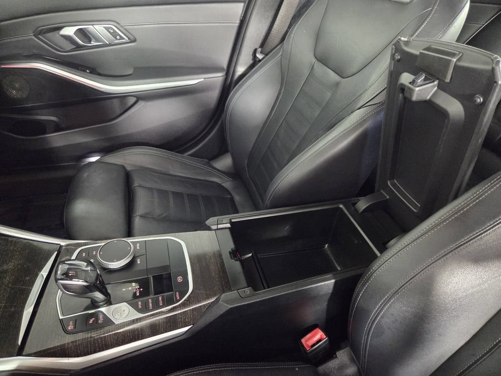 Used 2020 BMW 330i Sedan w/ Driving Assistance Package RWD image 19