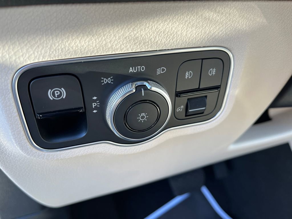 Certified 2025 Mercedes-Benz GLB 250 4MATIC image 18