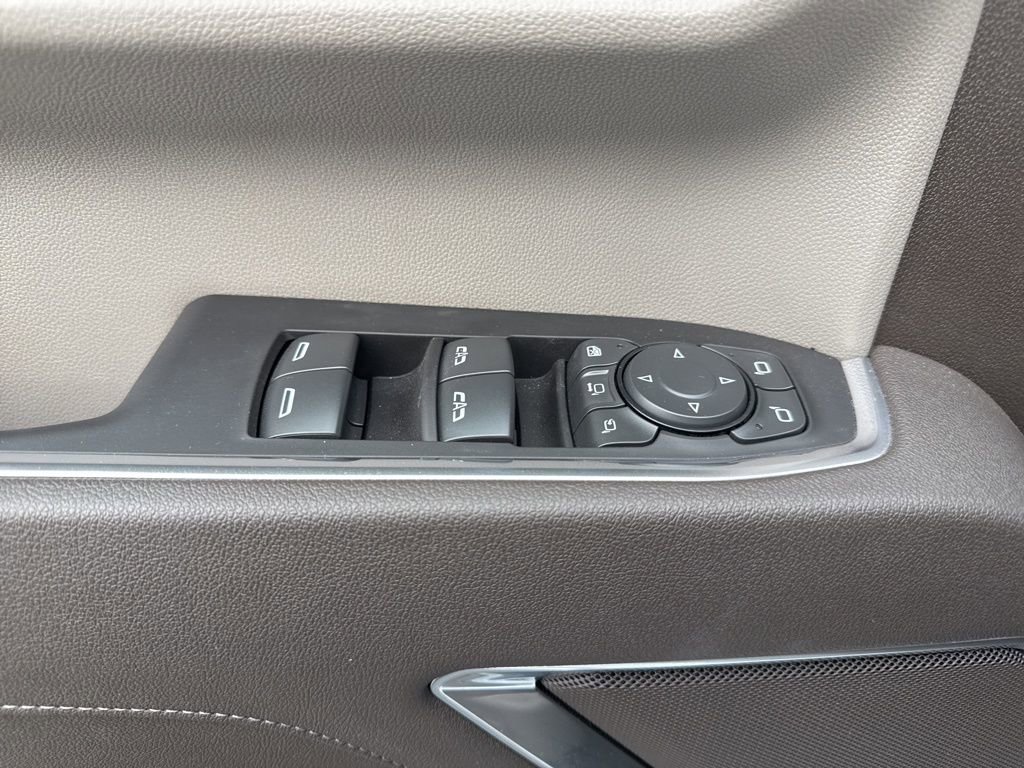 Used 2025 GMC Sierra 2500 SLT w/ LPO, GMC Protection Package image 17
