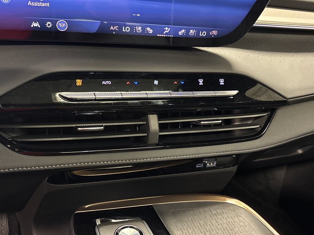 New 2026 Buick Enclave Avenir w/ Super Cruise Package FWD image 35