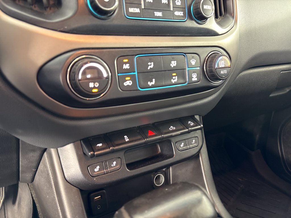 Used 2015 Chevrolet Colorado Z71 AWD/4WD image 42