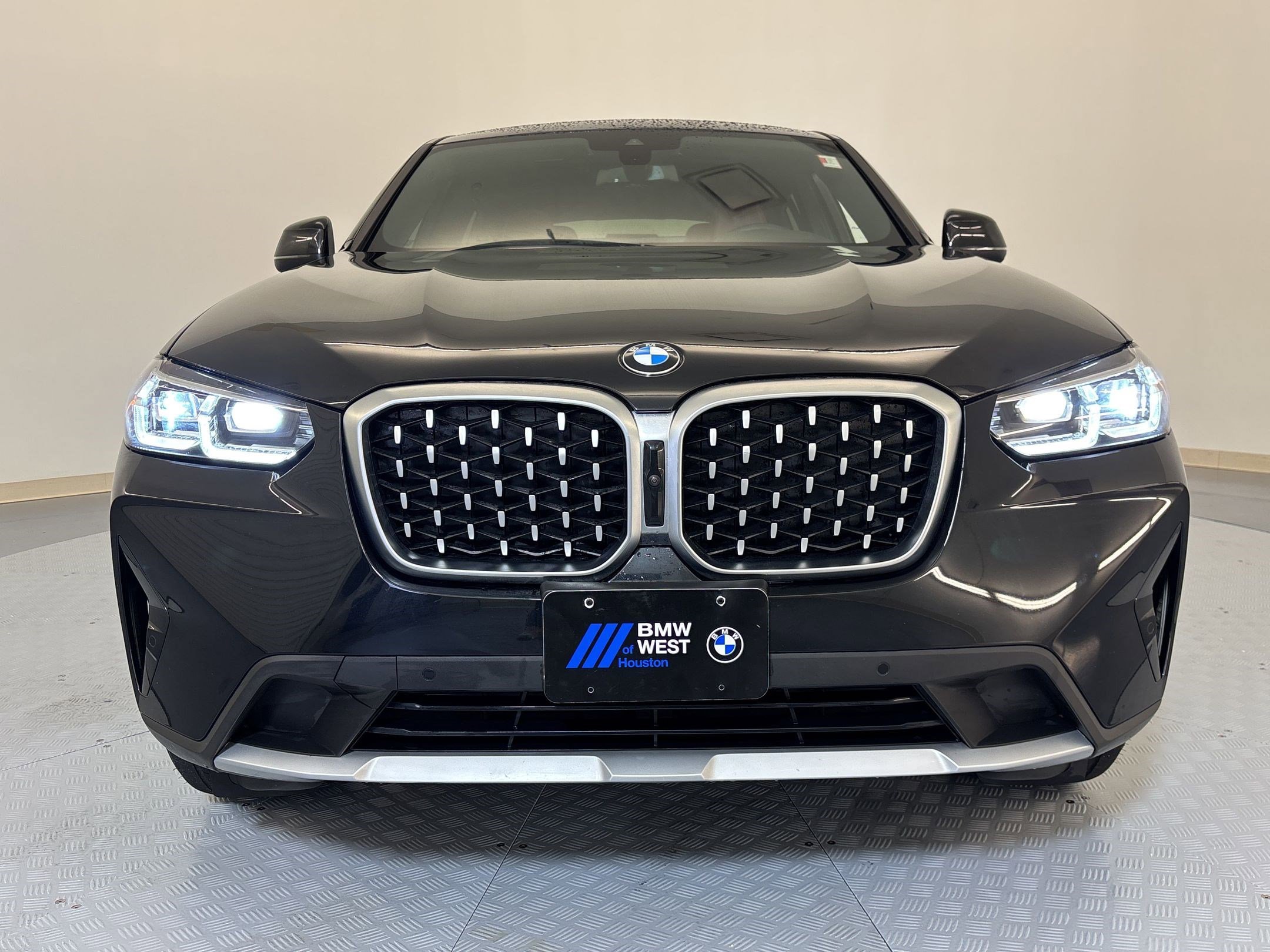 Certified 2024 BMW X4 xDrive30i w/ Parking Assistance Package image 5