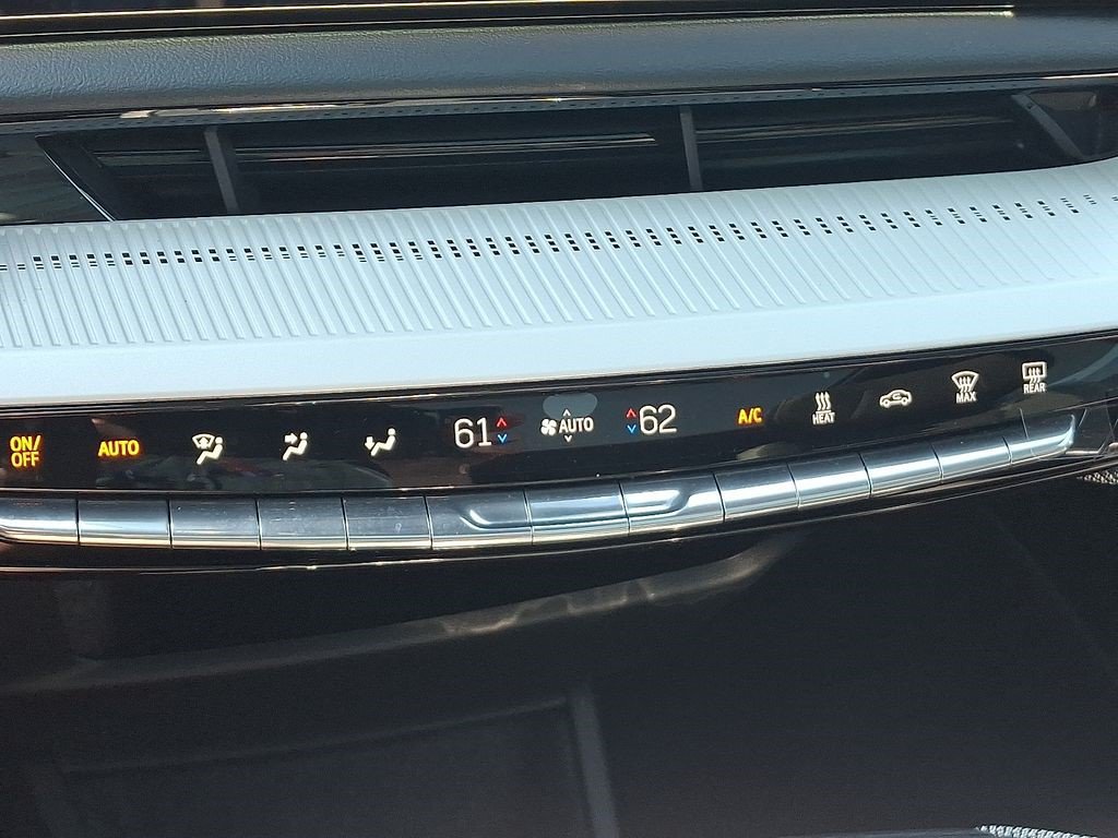 Certified 2026 Cadillac Optiq Luxury 1 AWD/4WD image 16