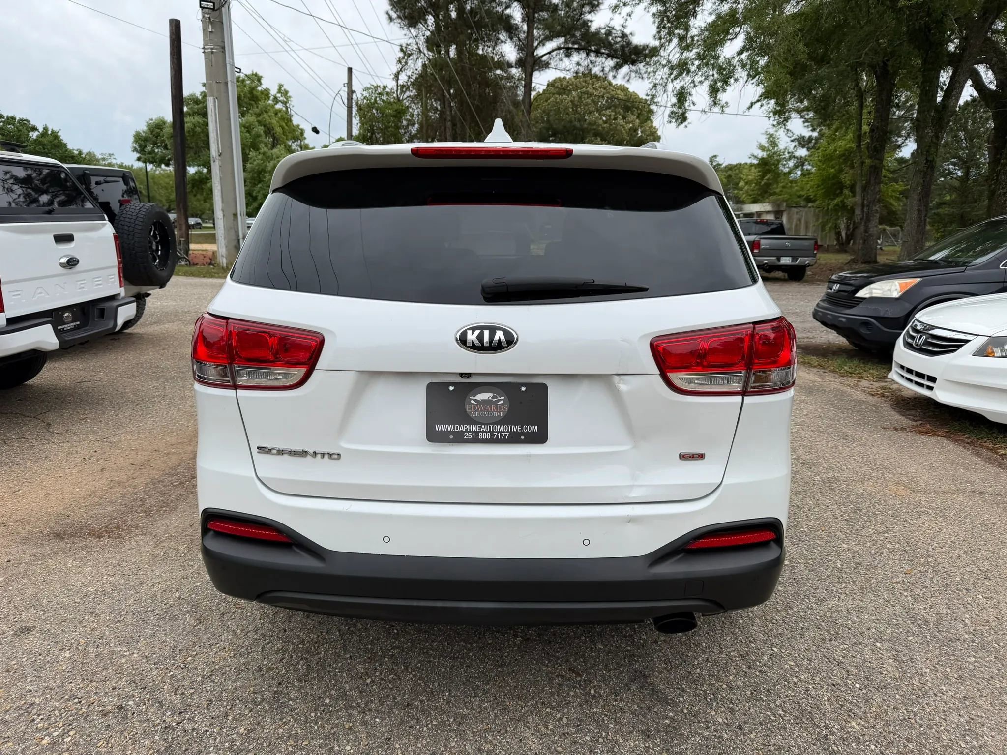 Used 2017 Kia Sorento LX w/ LX Convenience Package image 6