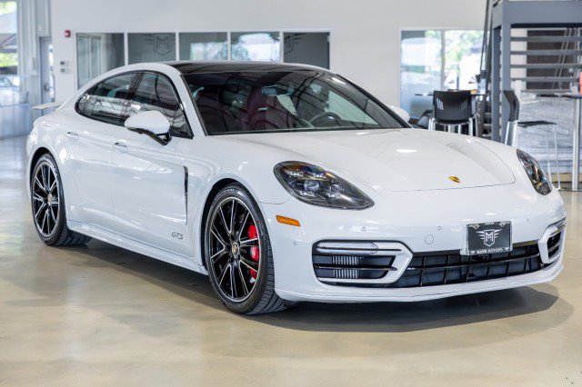 Used 2022 Porsche Panamera GTS w/ Premium Package image 8