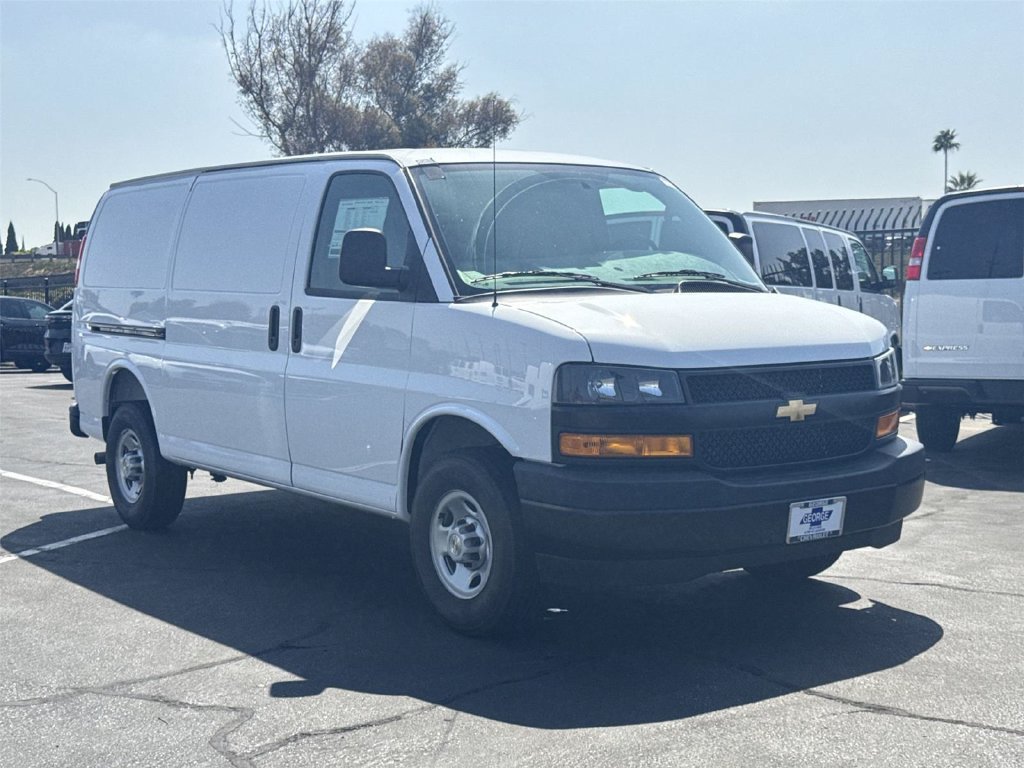 New 2026 Chevrolet Express 2500 w/ Driver Convenience Package RWD image 3