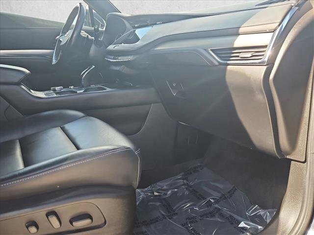 Used 2023 Cadillac XT4 Premium Luxury image 22