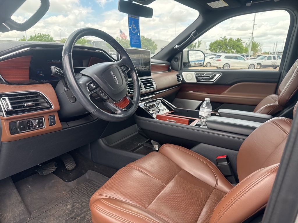 Used 2024 Lincoln Navigator L Reserve image 7