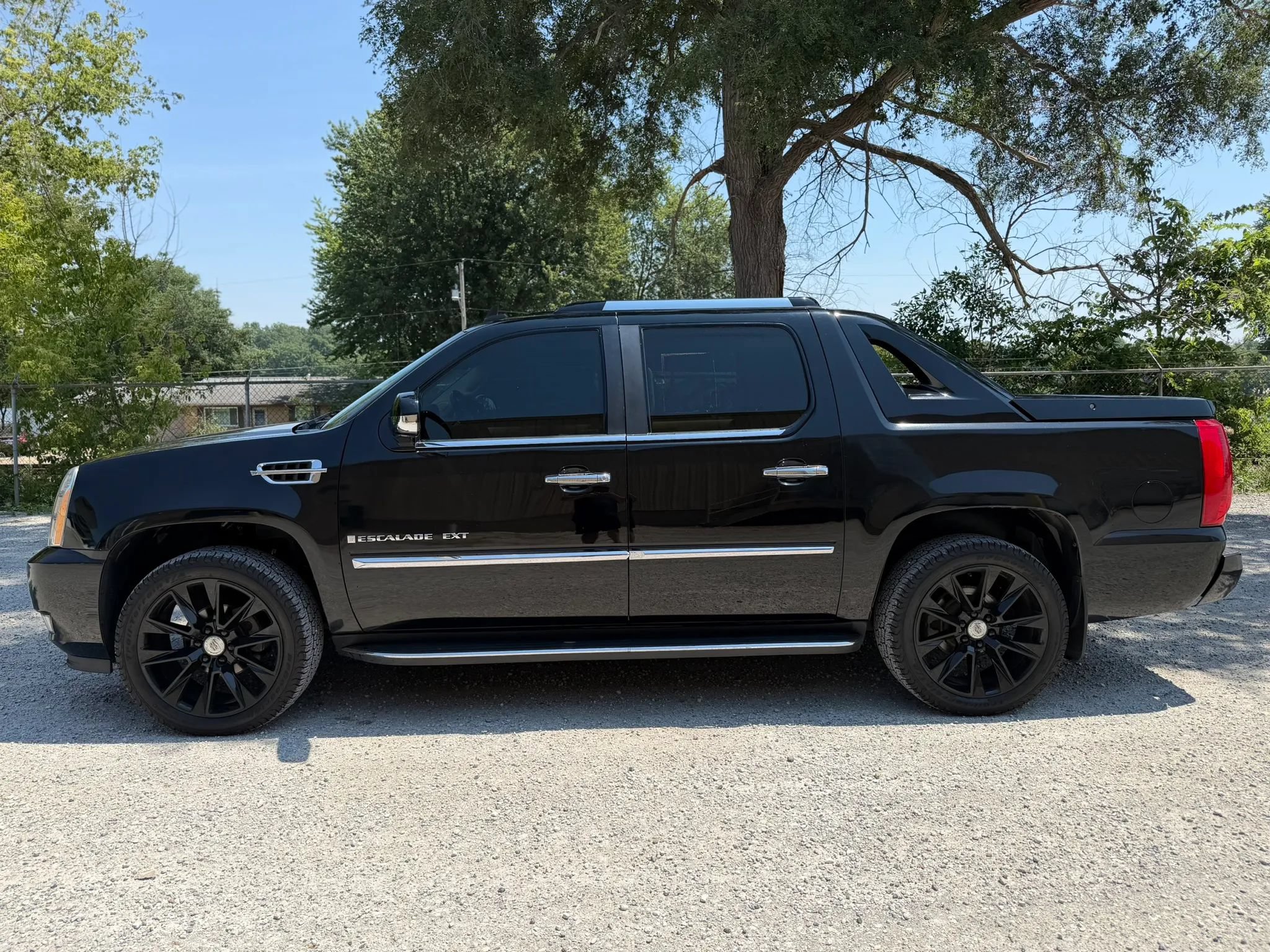 Used 2007 Cadillac Escalade EXT w/ Information Package AWD/4WD image 8