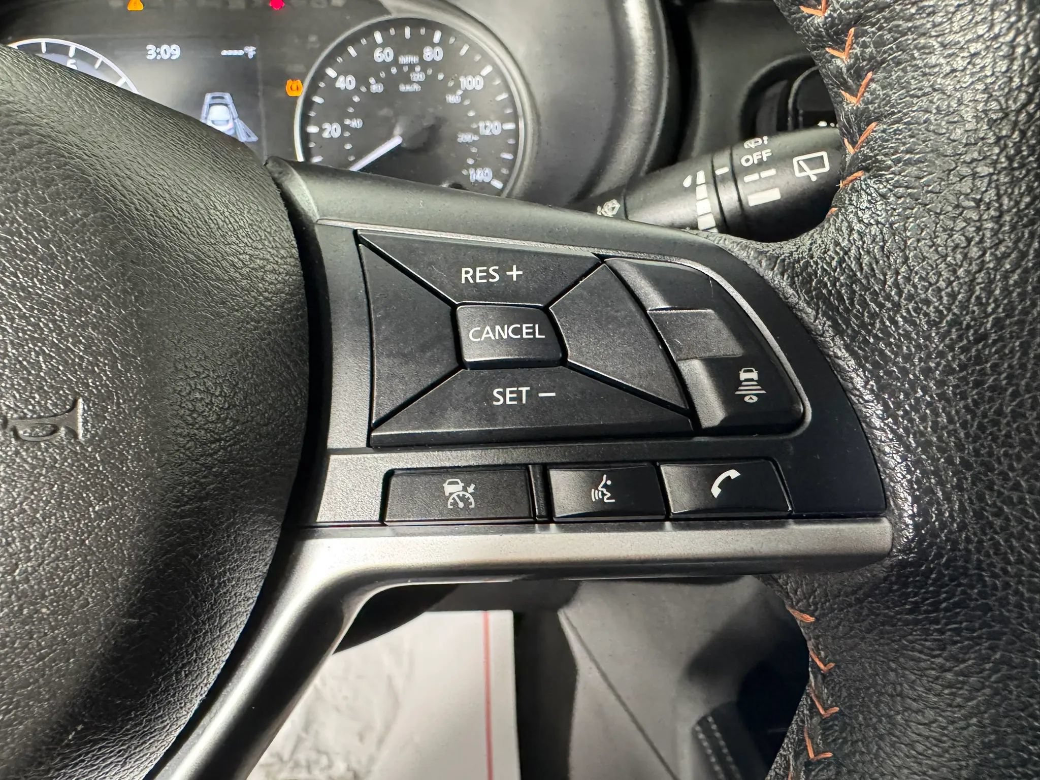 Used 2024 Nissan Kicks SR FWD image 16