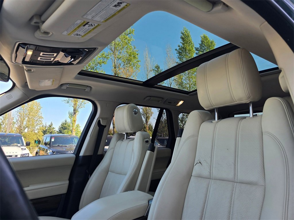 Used 2016 Land Rover Range Rover HSE image 25