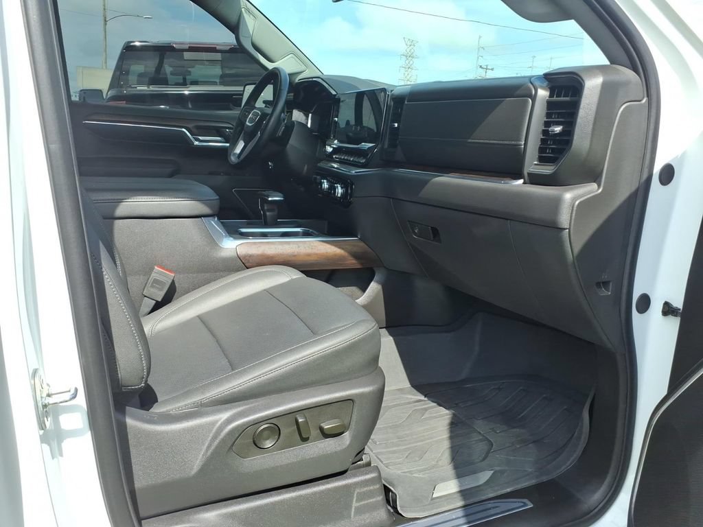 Used 2024 GMC Sierra 1500 SLT w/ SLT Premium Plus Package AWD/4WD image 12
