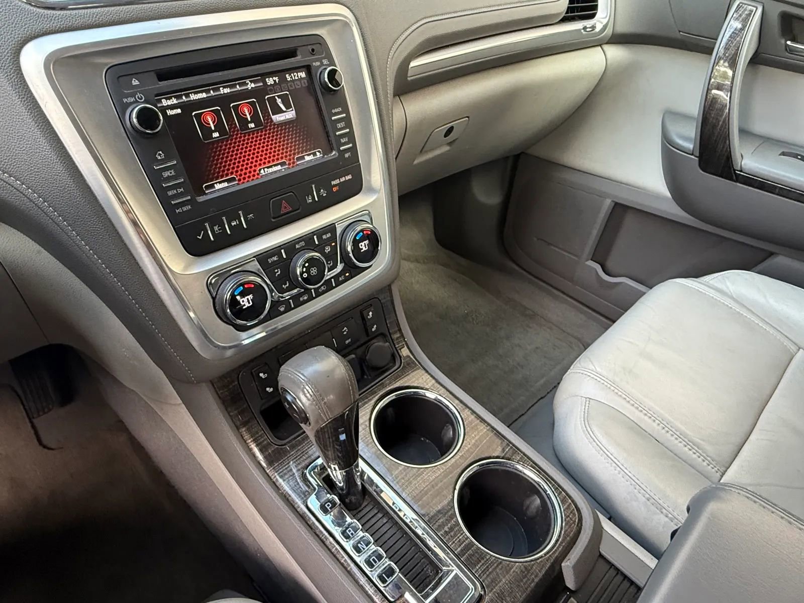 Used 2015 GMC Acadia SLT image 36