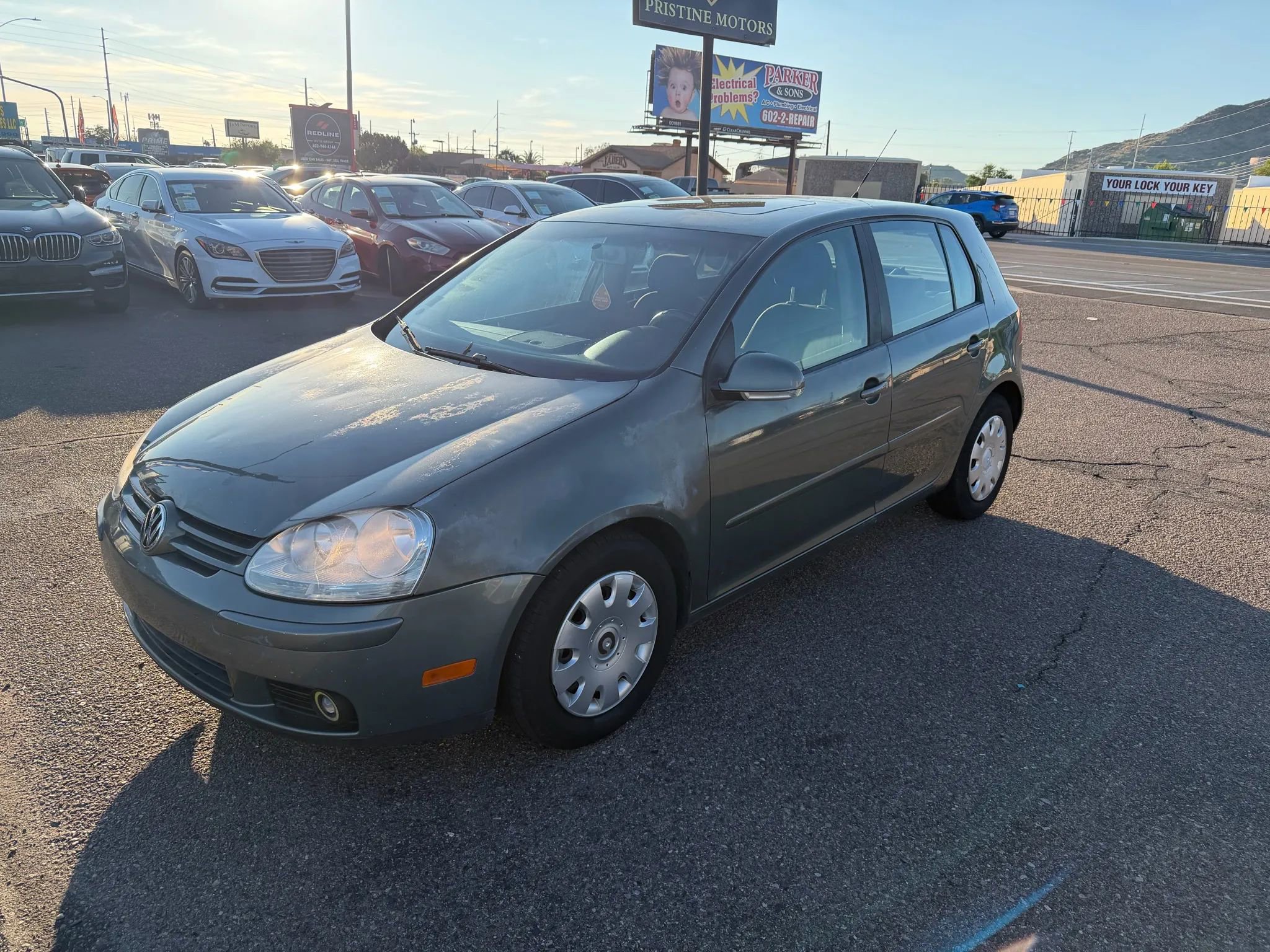 Used 2007 Volkswagen Rabbit 4-Door image 3