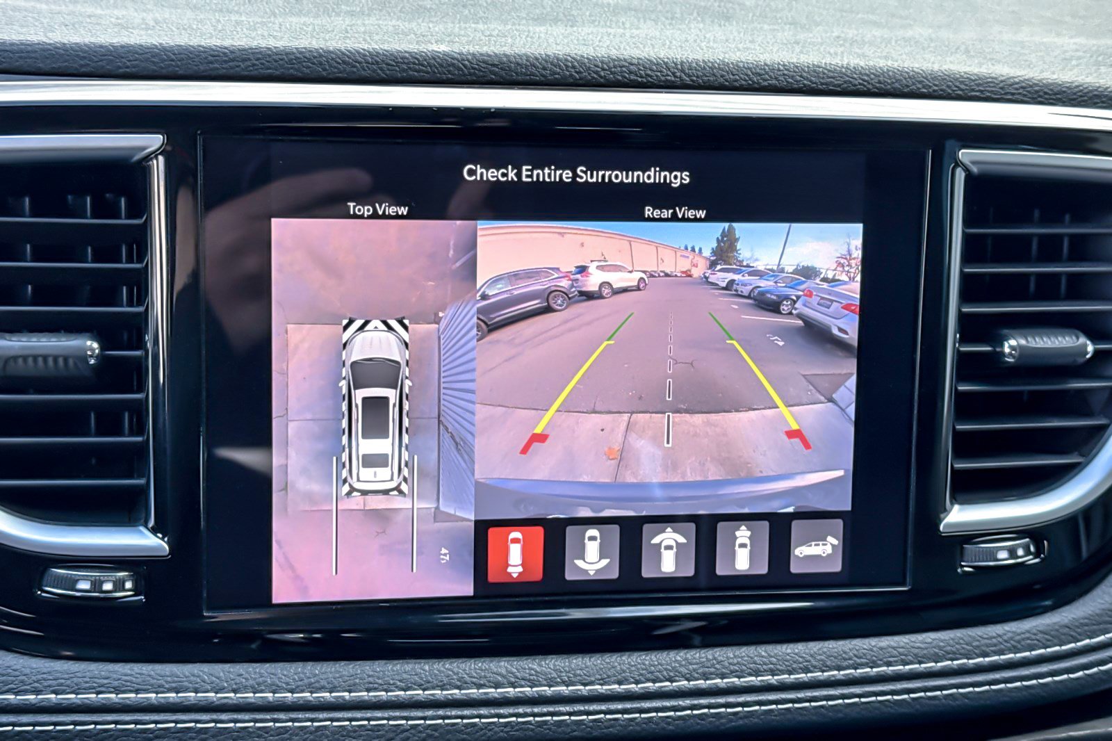 Used 2021 Chrysler Pacifica Limited w/ Premium & Safety Sphere Group image 26