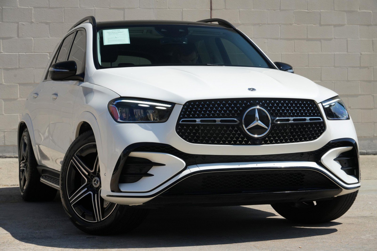 Used 2024 Mercedes-Benz GLE 580 4MATIC w/ 3rd Row Seat Package image 4