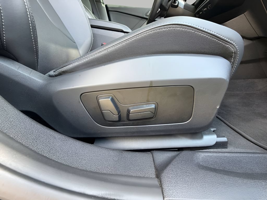 Used 2025 BMW 228i xDrive AWD/4WD image 9