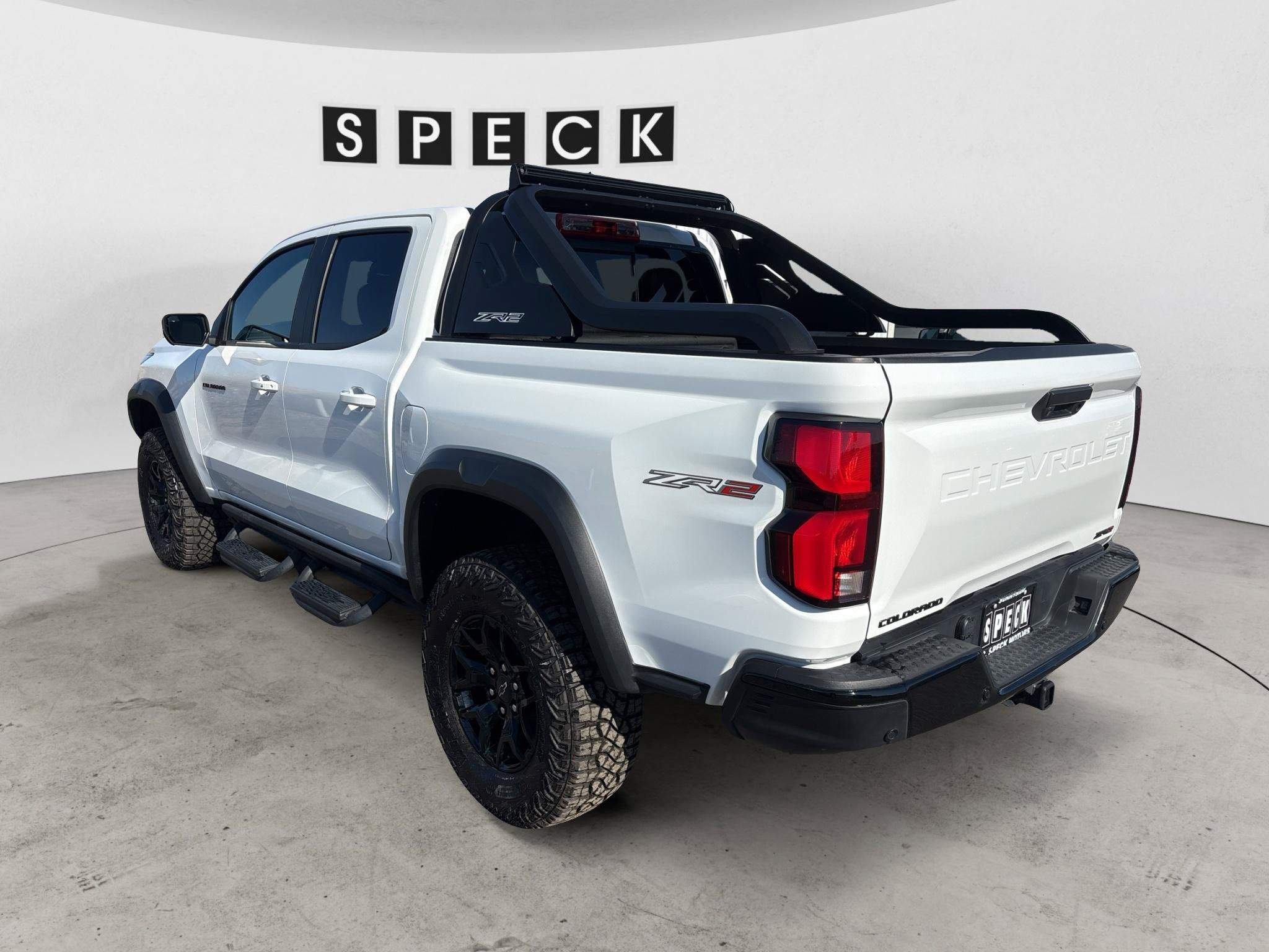 Used 2025 Chevrolet Colorado ZR2 w/ Midnight Edition AWD/4WD image 3