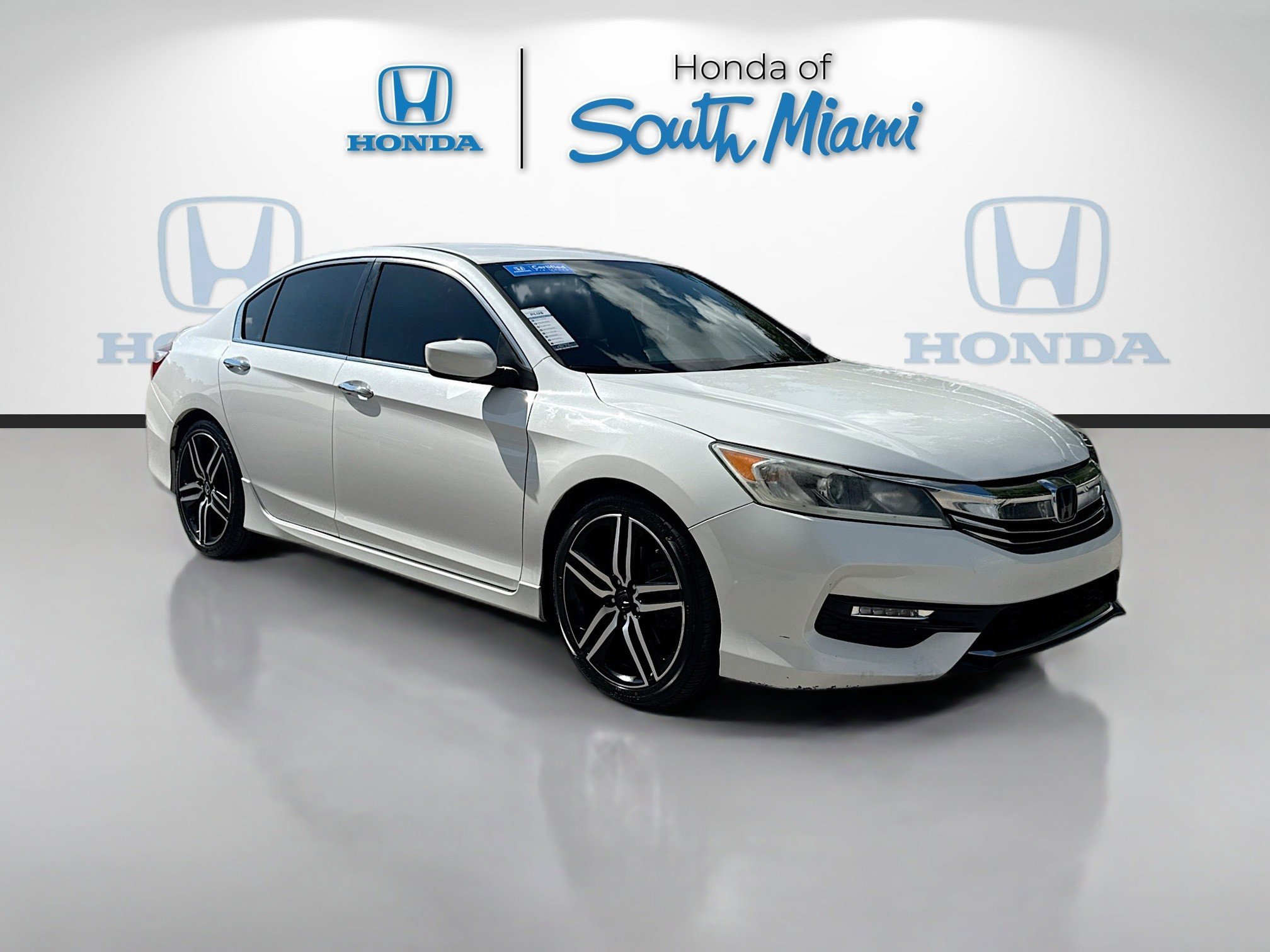 Used 2016 Honda Accord Sport image 1
