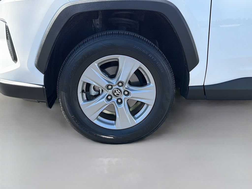 Used 2022 Toyota RAV4 XLE w/ Convenience Package AWD/4WD image 30
