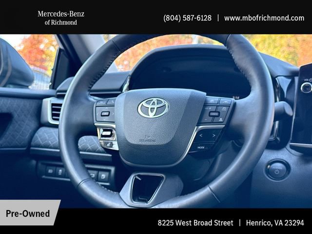 Used 2025 Toyota Camry XLE image 19