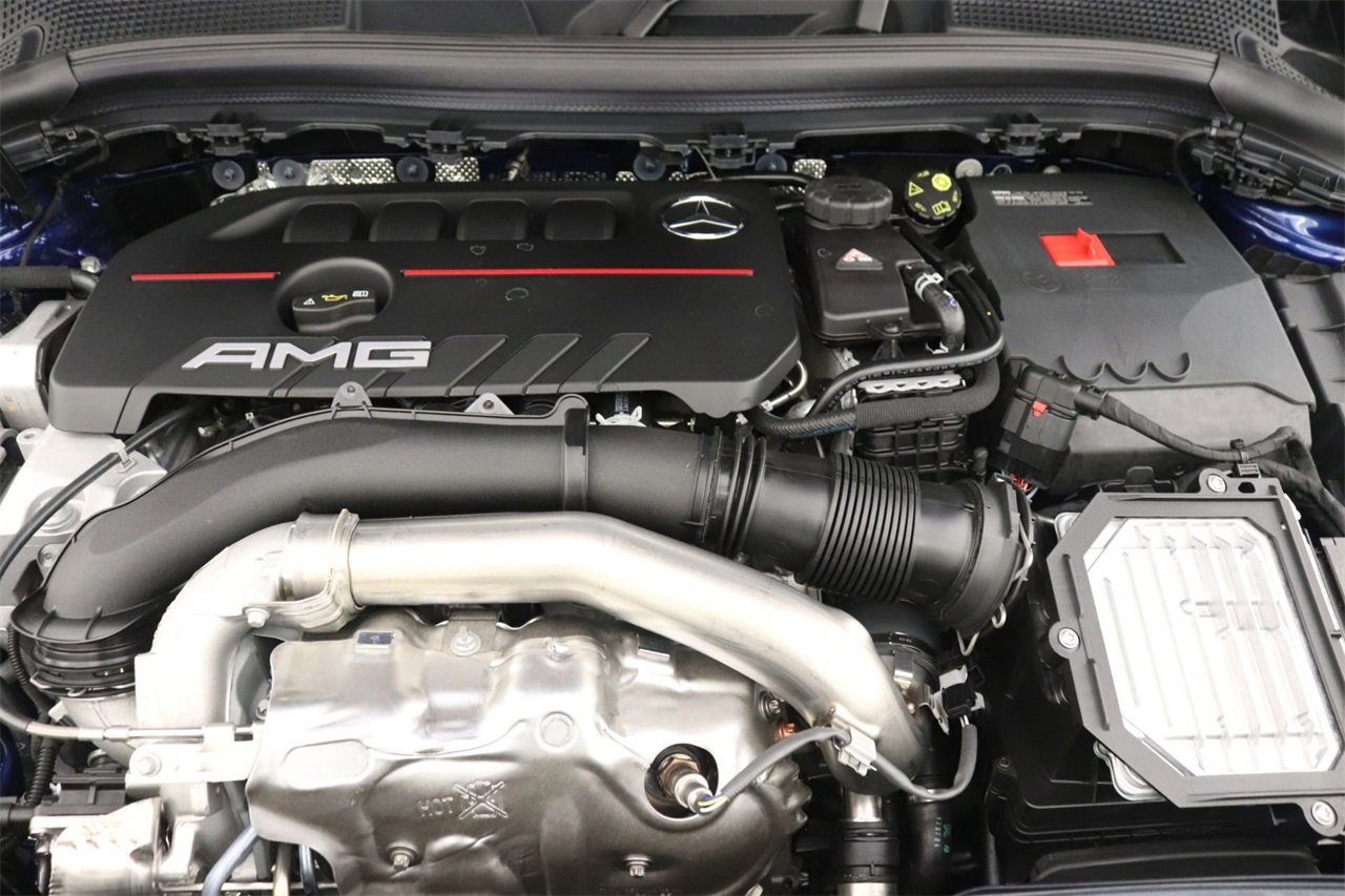 New 2025 Mercedes-Benz GLA 35 AMG 4MATIC image 11