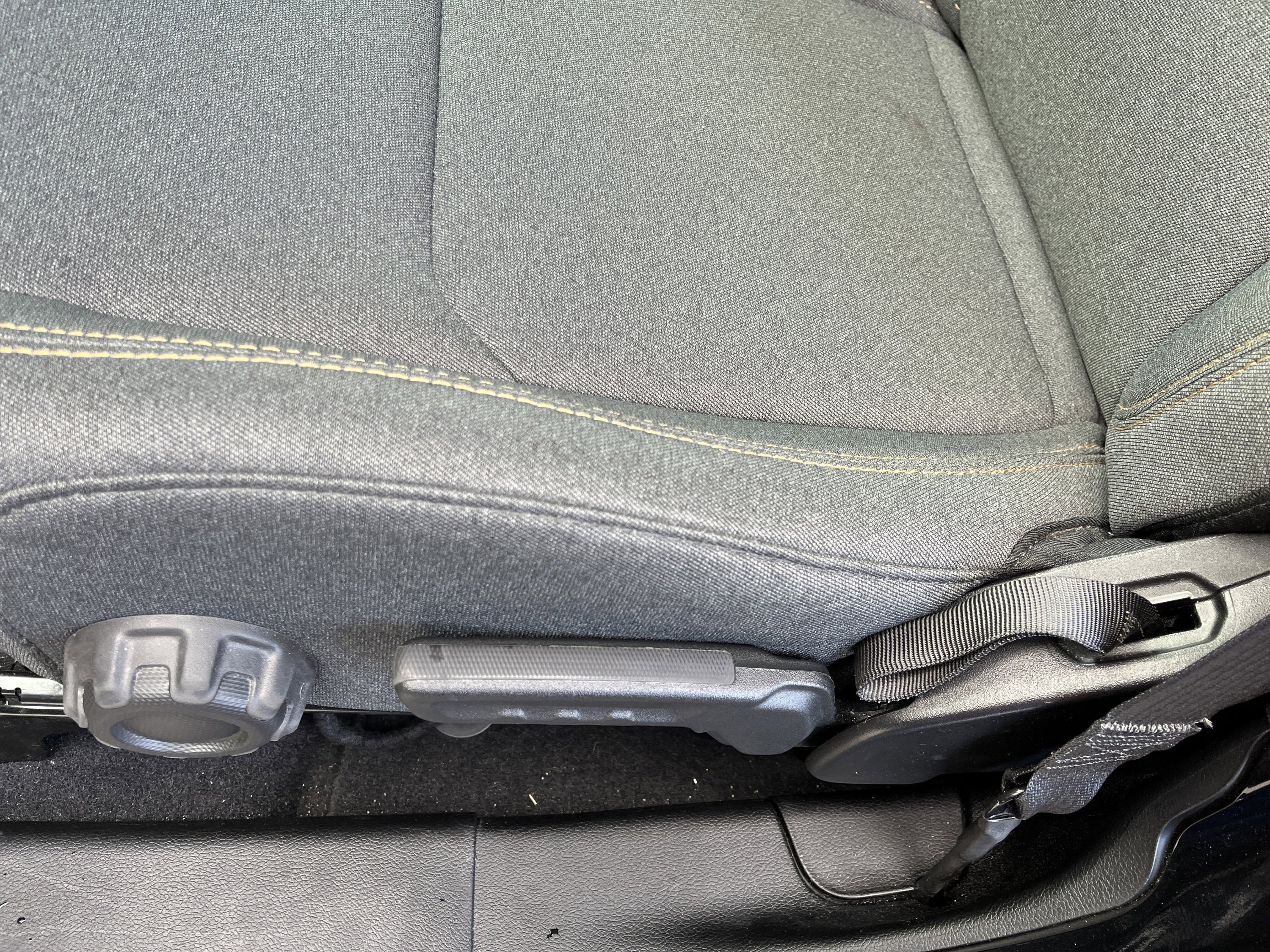 Used 2025 Jeep Wrangler Willys image 3