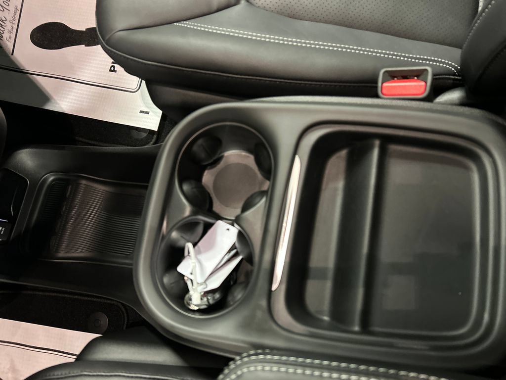 New 2027 Chrysler Pacifica Select w/ Family Tech Group FWD image 19