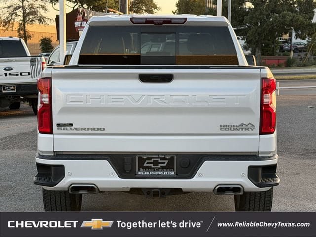 Used 2025 Chevrolet Silverado 1500 High Country w/ High Country Premium Package AWD/4WD image 7