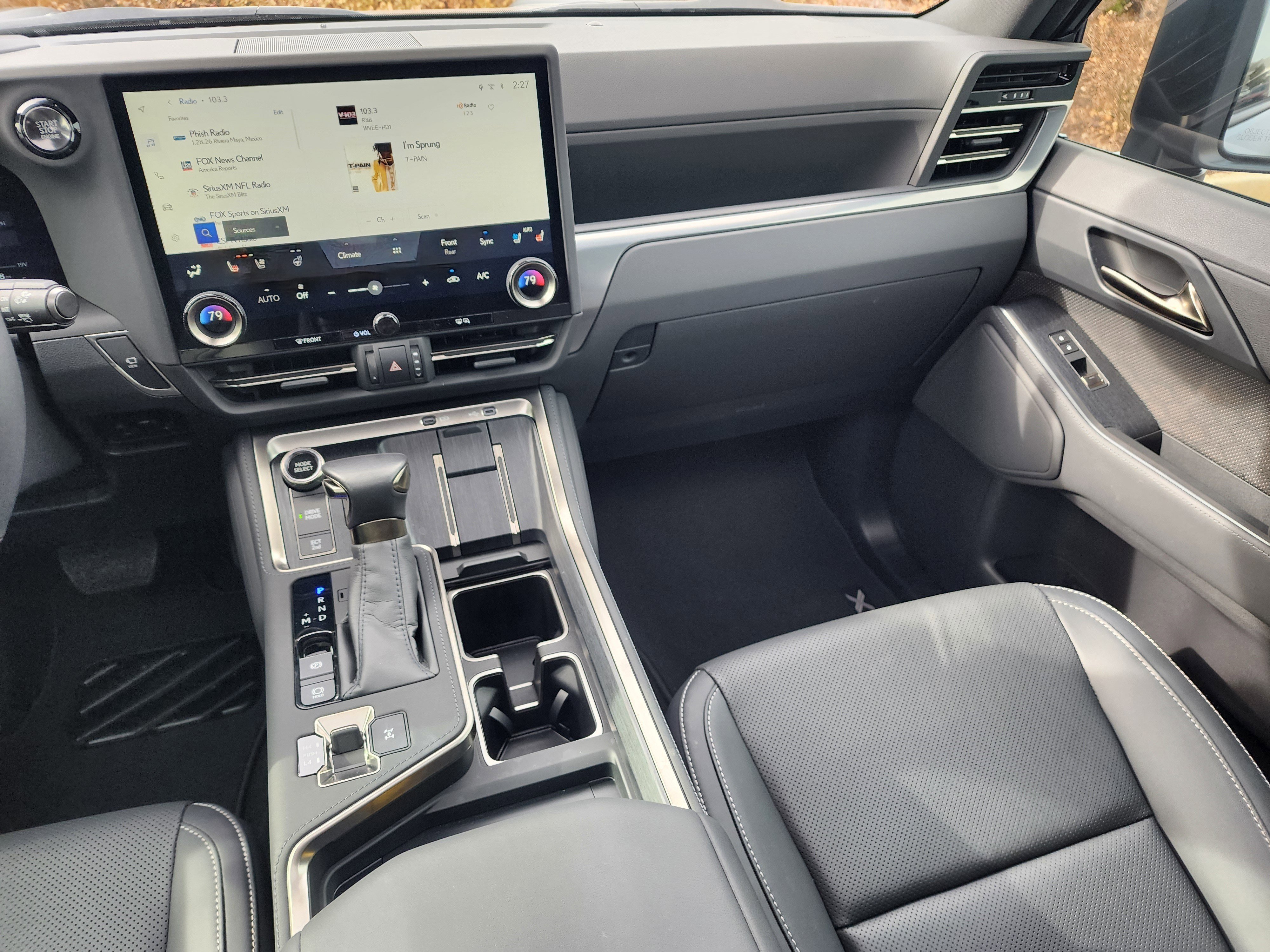 Used 2025 Lexus GX 550 w/ Cold Area Package AWD/4WD image 18