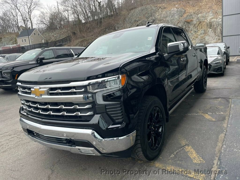 Used 2024 Chevrolet Silverado 1500 LTZ w/ Technology Package image 5