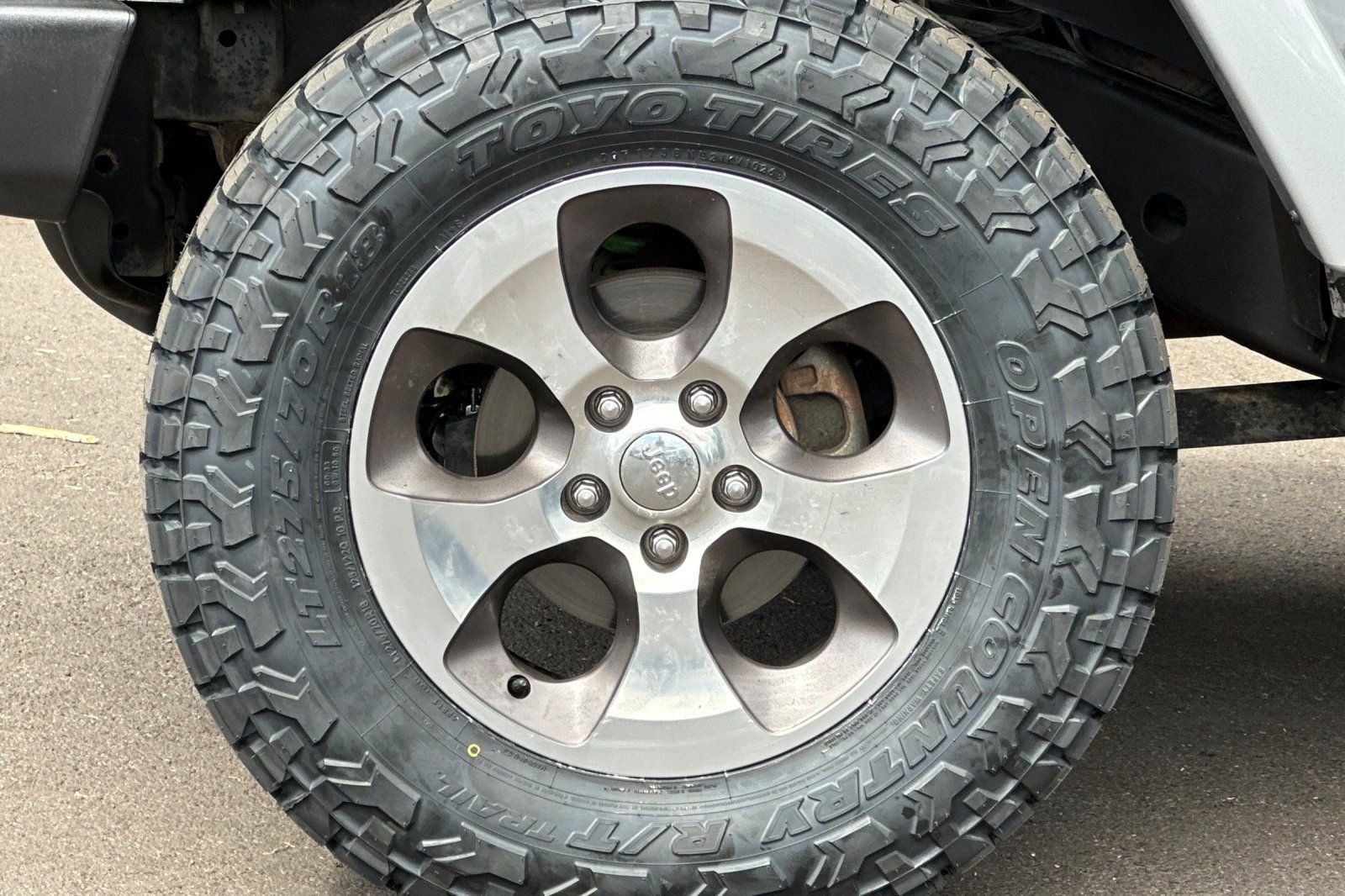 Used 2018 Jeep Wrangler Unlimited Sahara AWD/4WD image 29