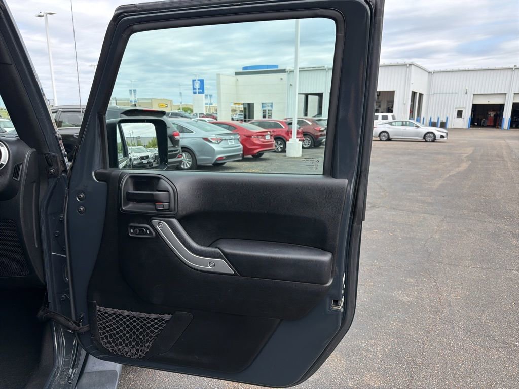 Used 2018 Jeep Wrangler Unlimited Sahara w/ Max Tow Package image 23