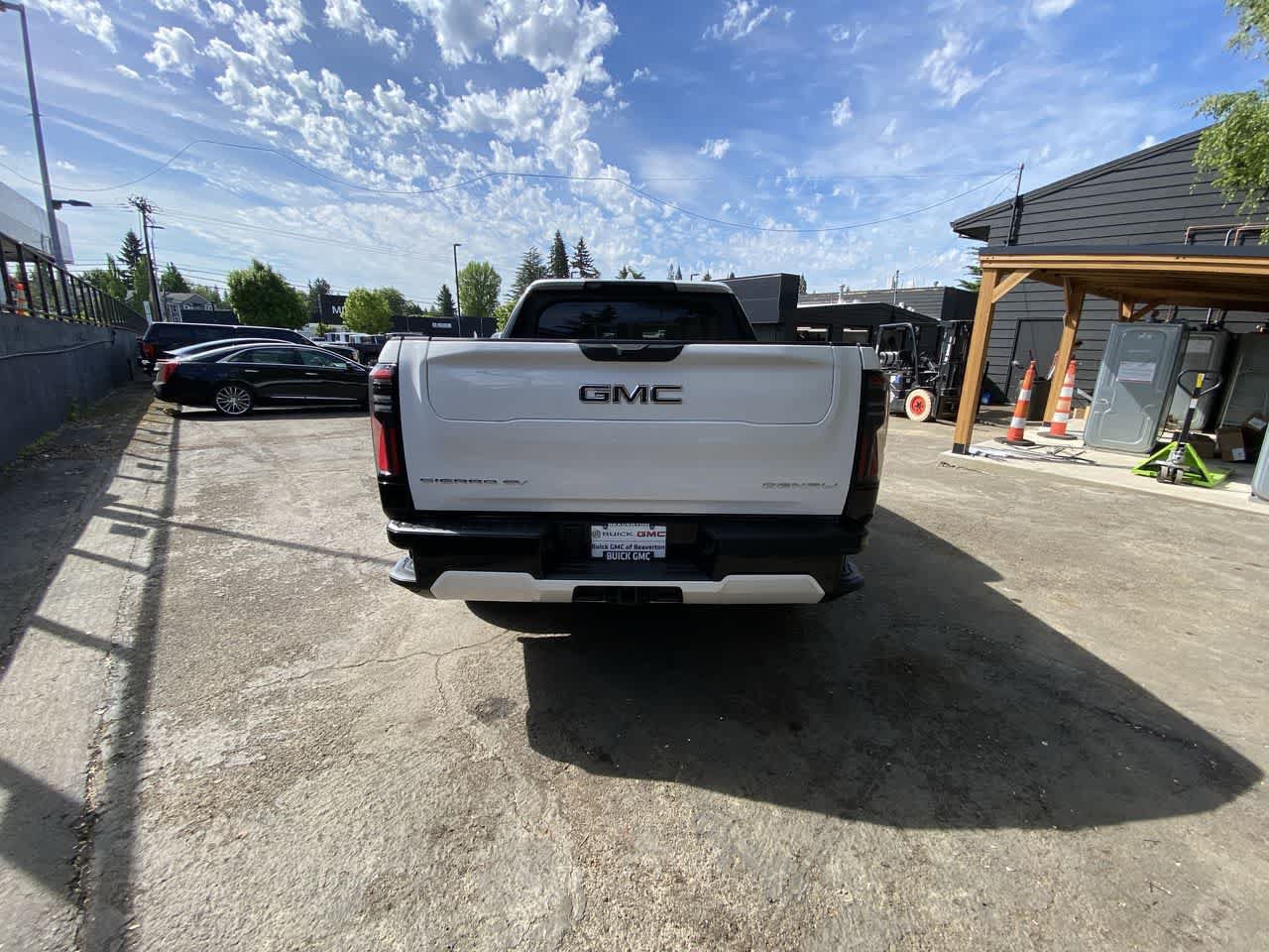 Used 2025 GMC Sierra EV Denali AWD/4WD image 5