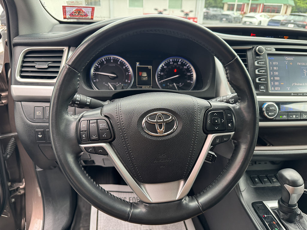 Certified 2019 Toyota Highlander Limited AWD/4WD image 16