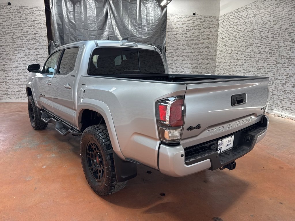 Used 2022 Toyota Tacoma Limited image 5